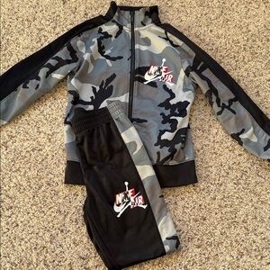Nike Kids Camo Black and Gray Matching Set